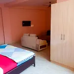 Hotel Dwarka Inn - Sec-8 Near Yashoobhoomi