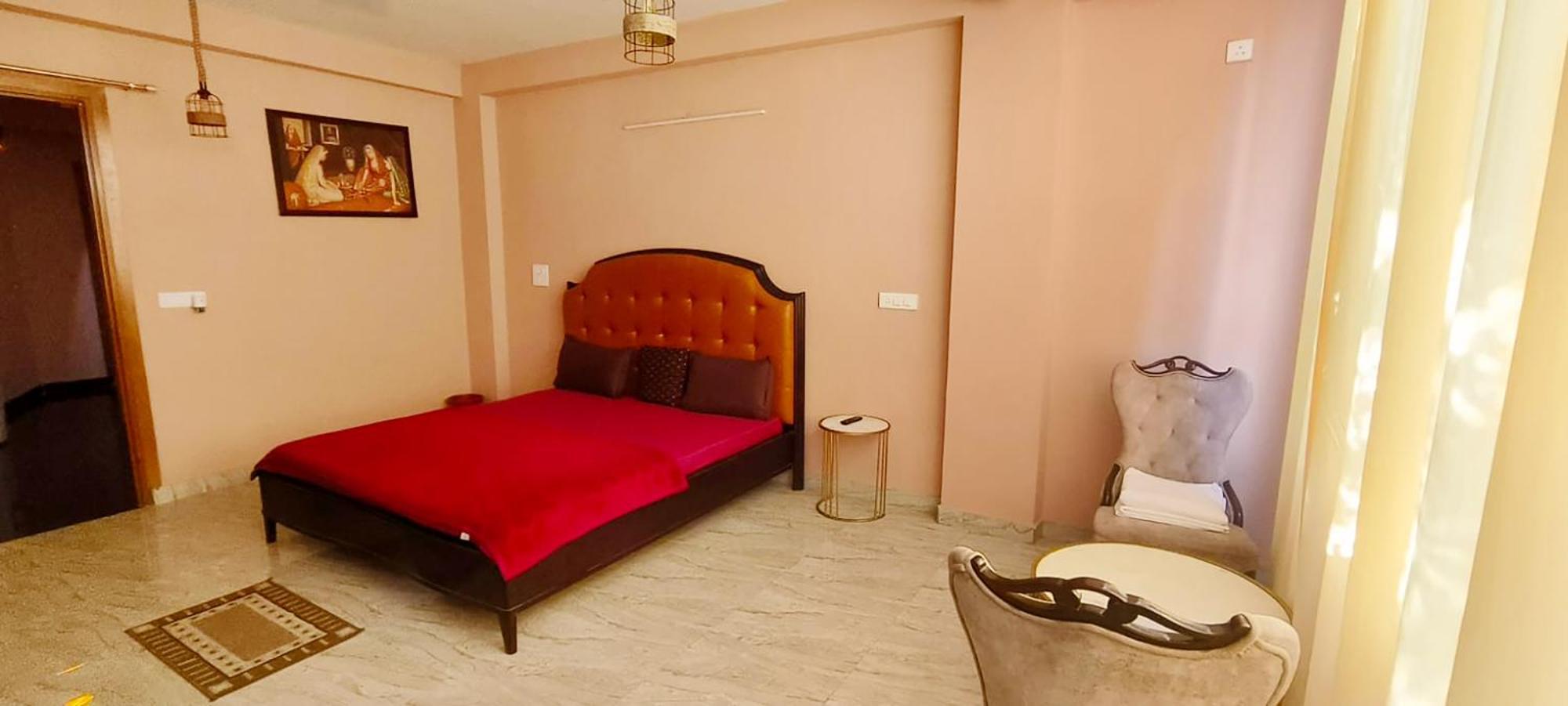 Dwarka - Sec-8 Near Yashoobhoomi Hotel 3*