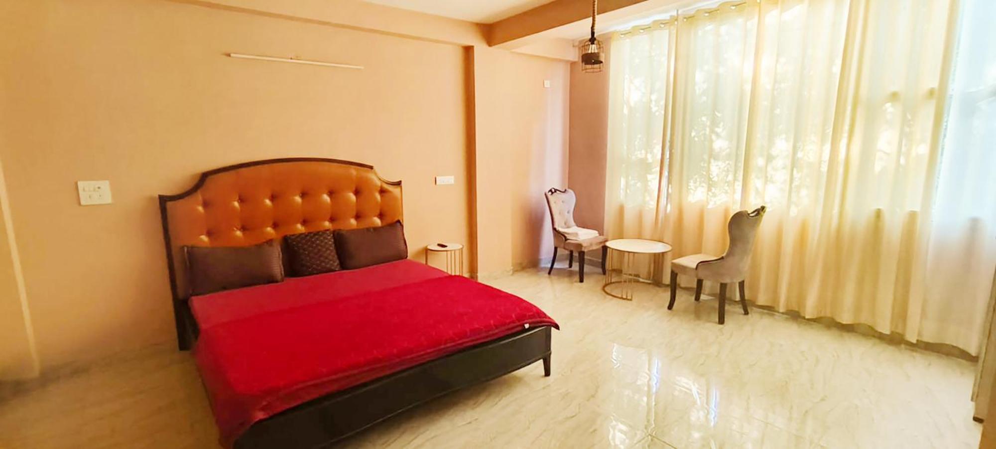 Dwarka - Sec-8 Near Yashoobhoomi 3* New Delhi