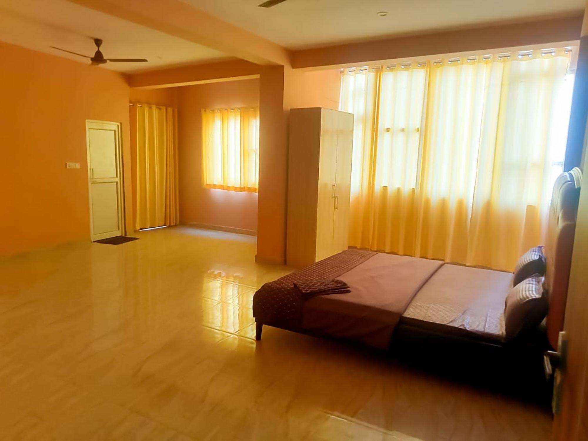 Hotel Dwarka - Sec-8 Near Yashoobhoomi